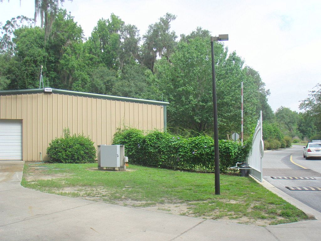 Partial view of the 4000sf building where about half is dedicated to a resident workshop.\n\nOpportunity #2 for location of radios and antennas.
